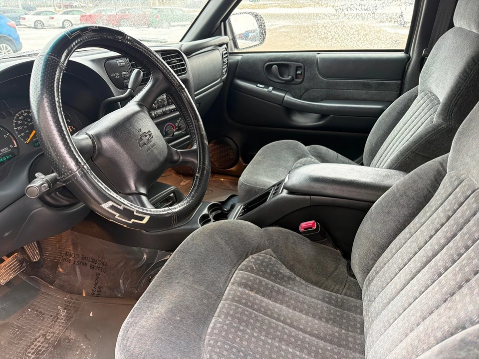 2000 Chevrolet S-10 - Image 10 of 12