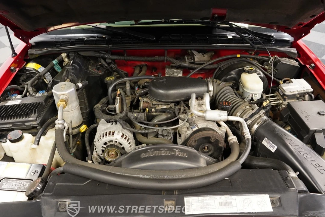 2000 Chevrolet S-10 - Image 4 of 12