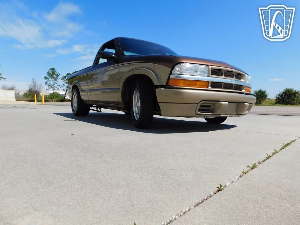 2000 Chevrolet S-10 - Image 12 of 21