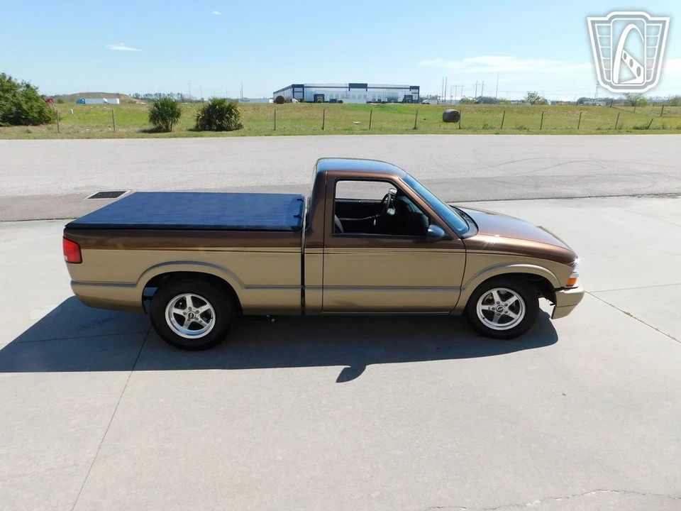 2000 Chevrolet S-10 - Image 15 of 21