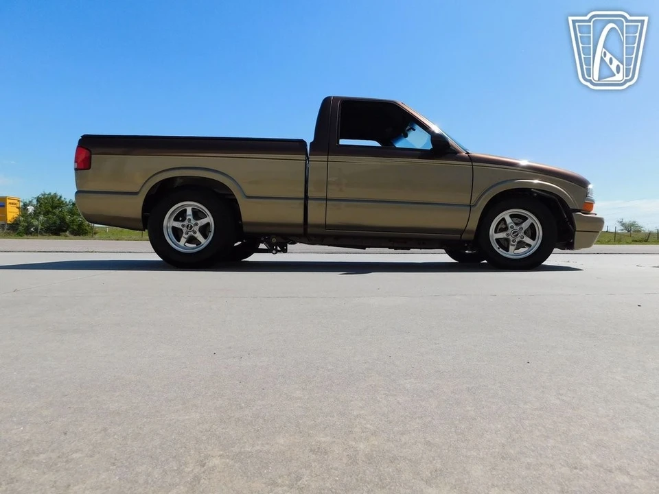 2000 Chevrolet S-10 - Image 16 of 21