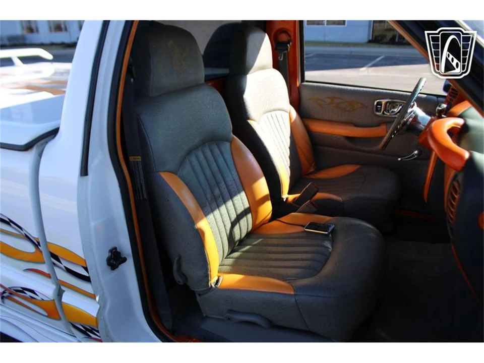 2000 Chevrolet S-10 - Image 6 of 31
