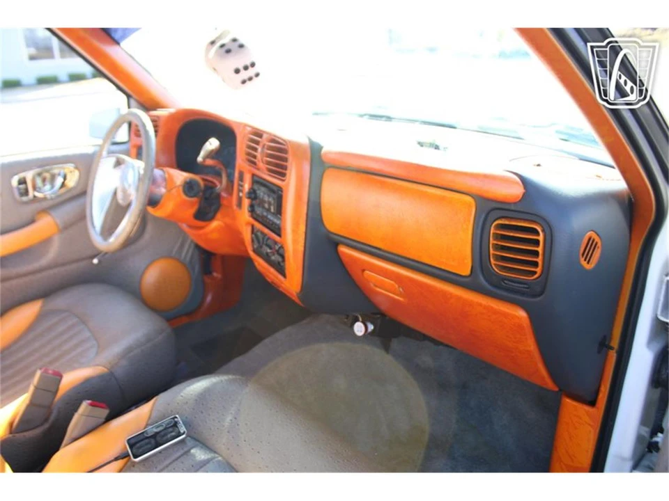 2000 Chevrolet S-10 - Image 11 of 31