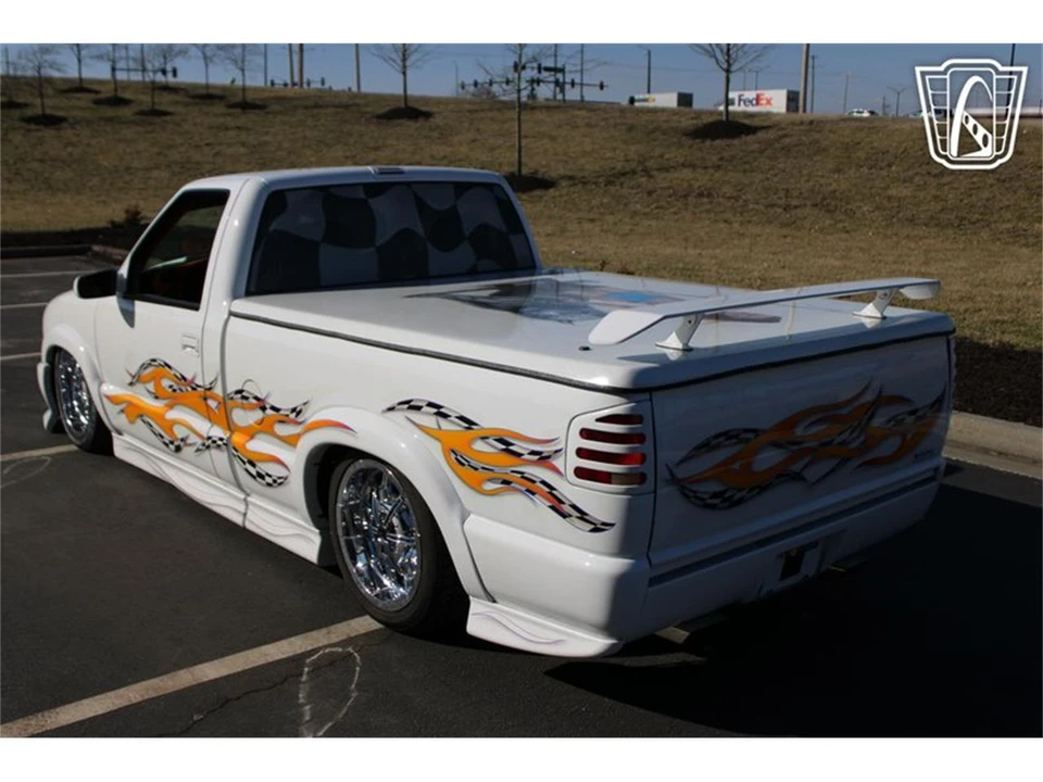 2000 Chevrolet S-10 - Image 7 of 31