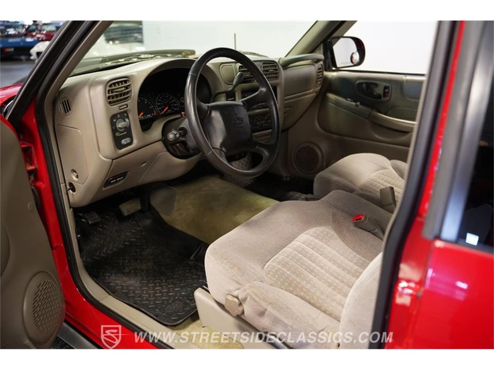 2000 Chevrolet S-10 - Image 2 of 31