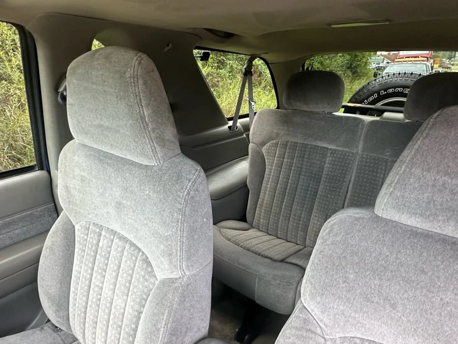 2000 Chevrolet S-10 Blazer 2nd Gen - Image 11 of 12