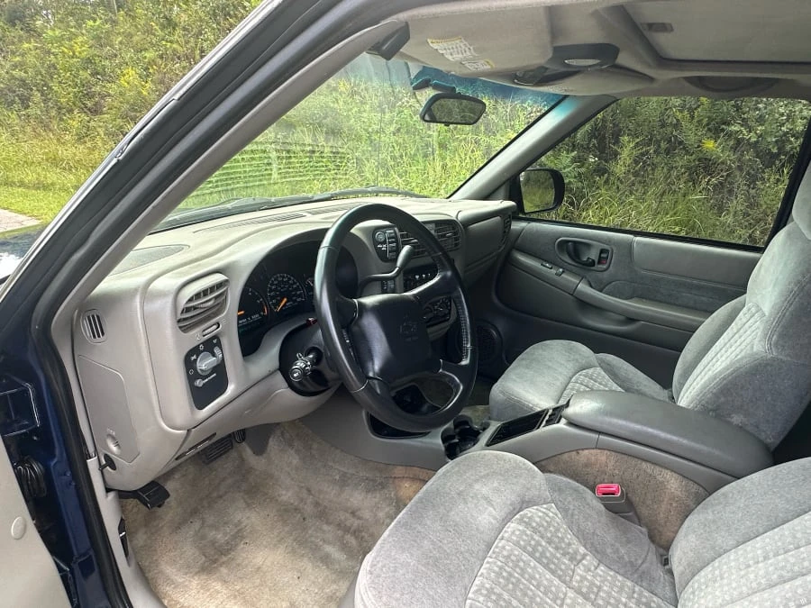 2000 Chevrolet S-10 Blazer 2nd Gen - Image 9 of 12