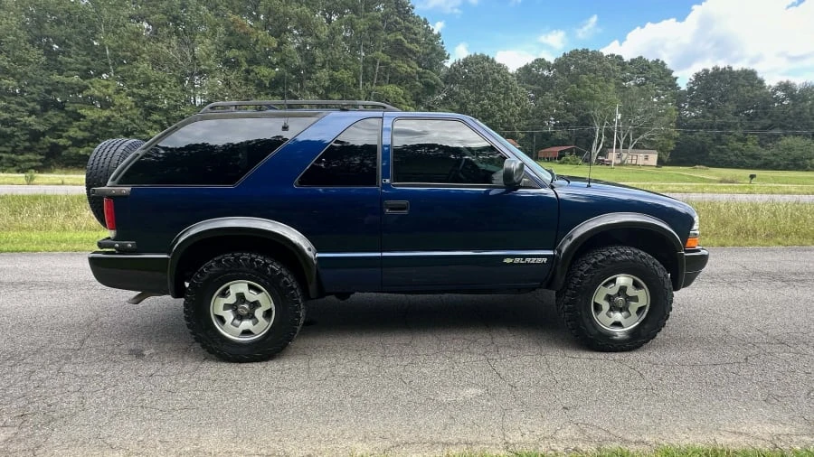 2000 Chevrolet S-10 Blazer 2nd Gen - Image 2 of 12