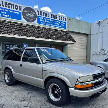 2000 Chevrolet S10 Blazer Sport Utility 2D