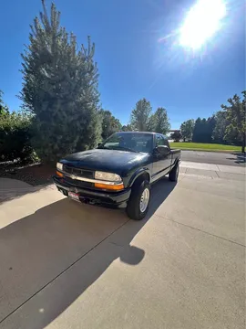 2000 Chevrolet S10 LS