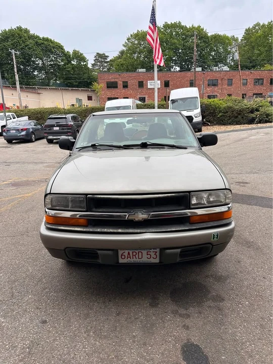 2000 Chevrolet S-10 - Image 2 of 21