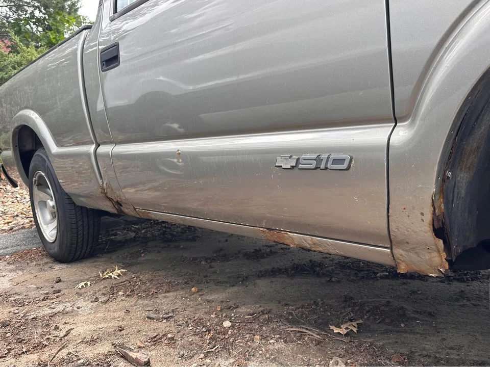 2000 Chevrolet S-10 - Image 10 of 21