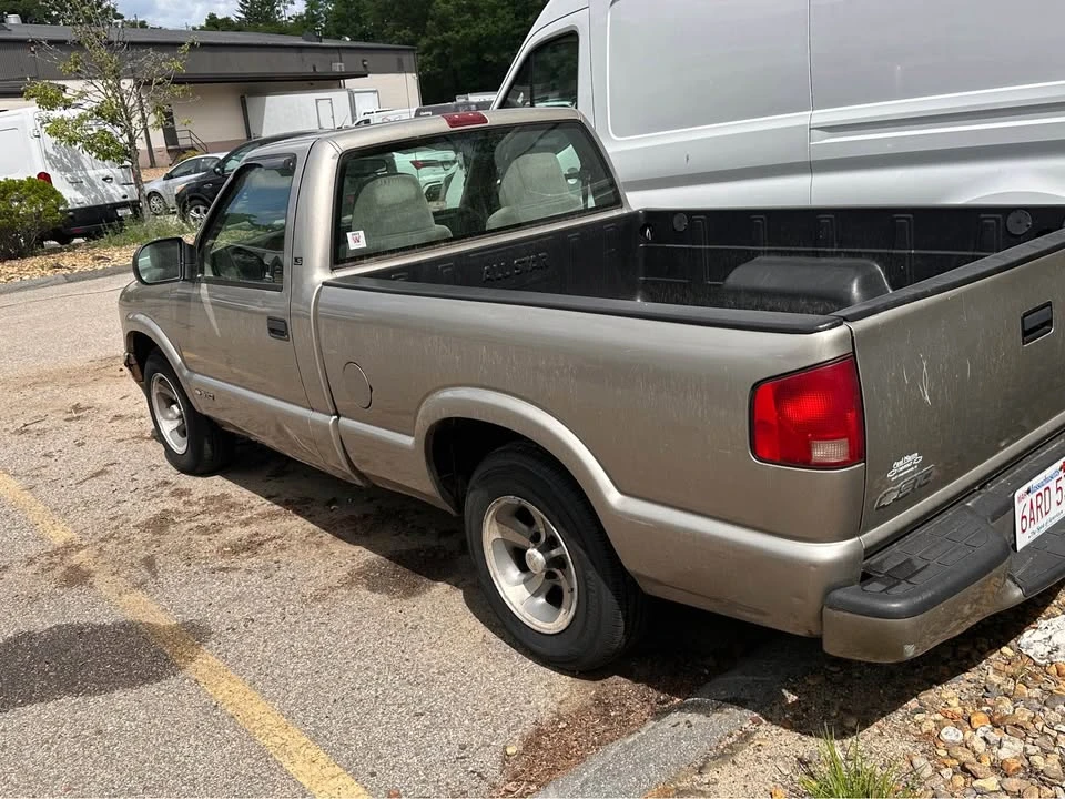 2000 Chevrolet S-10 - Image 15 of 21