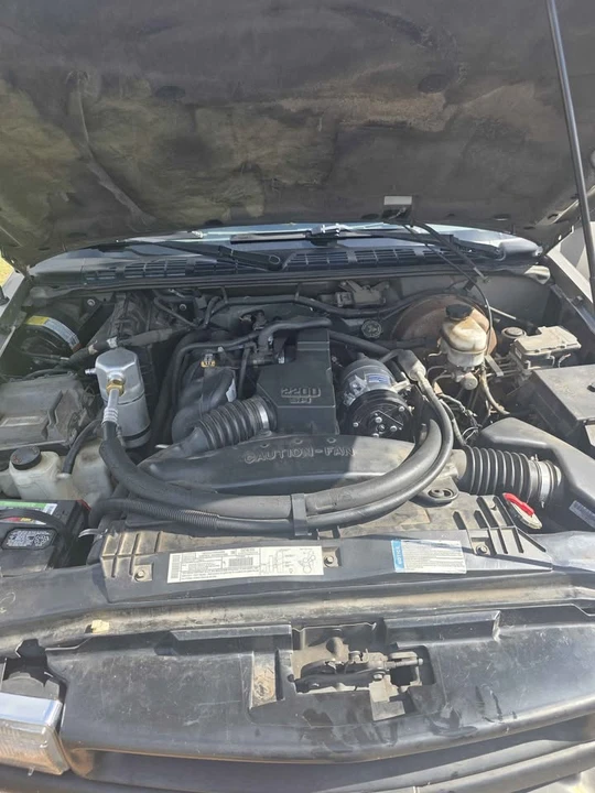2000 Chevrolet S-10 - Image 3 of 4