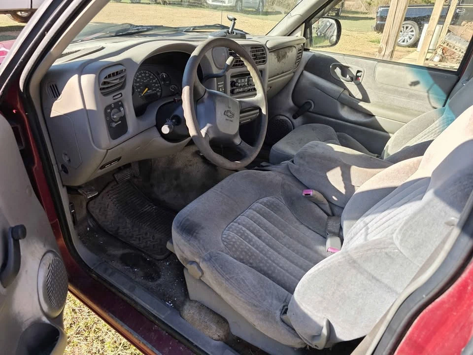 2000 Chevrolet S-10 - Image 7 of 7