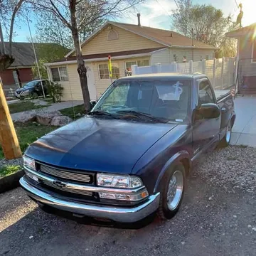 2000 Chevrolet S10 Regular Cab Short Bed