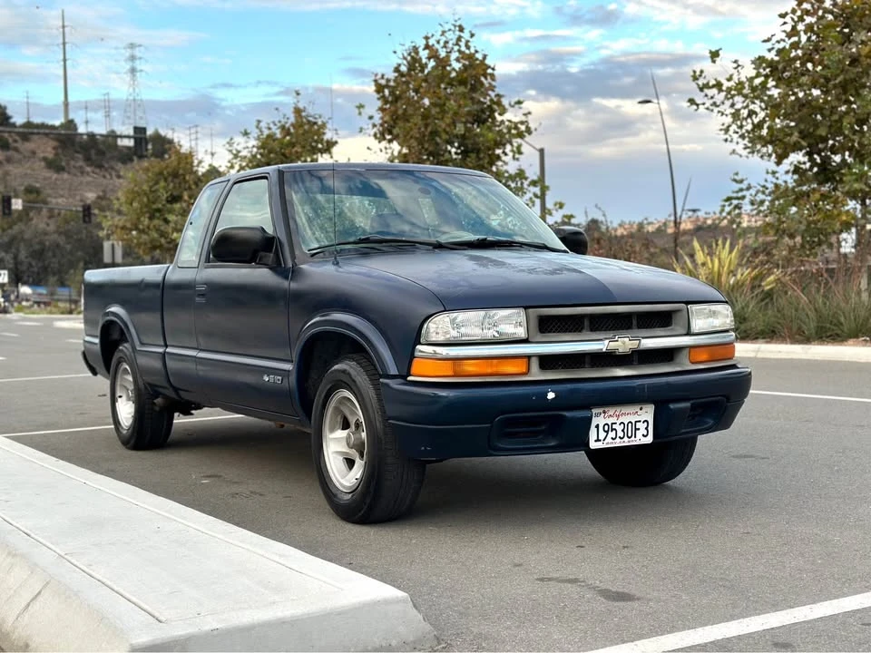 2000 Chevrolet S-10 - Image 8 of 13