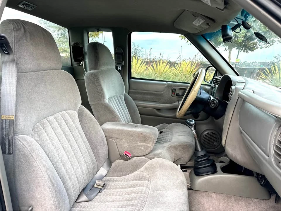 2000 Chevrolet S-10 - Image 9 of 13