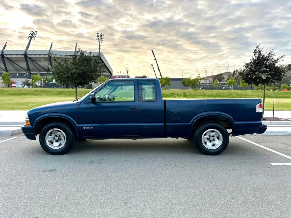 2000 Chevrolet S-10 - Image 3 of 13