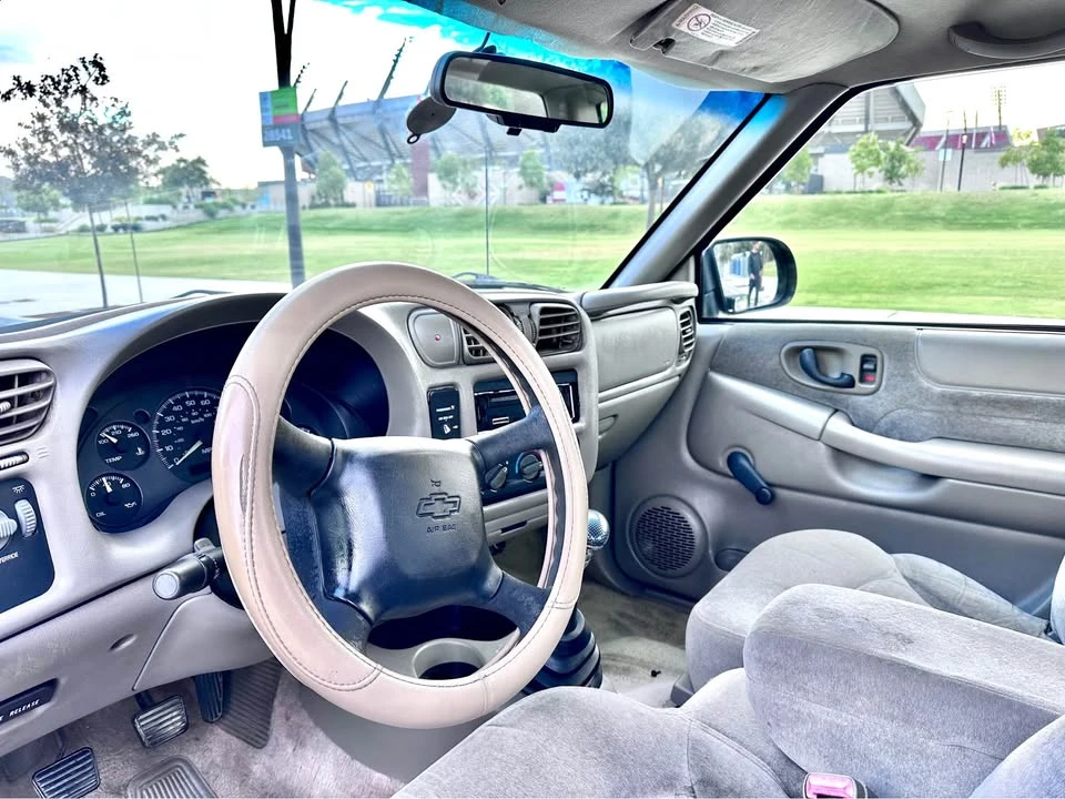 2000 Chevrolet S-10 - Image 10 of 13