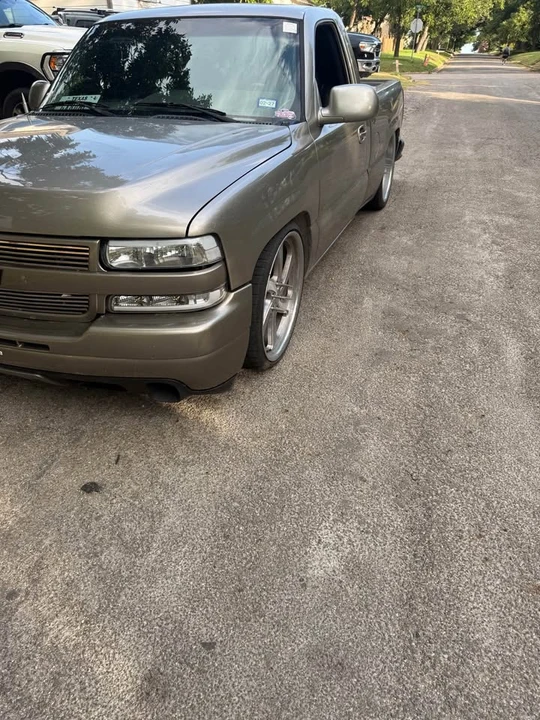 2000 Chevrolet Silverado 1st Gen - Image 2 of 5