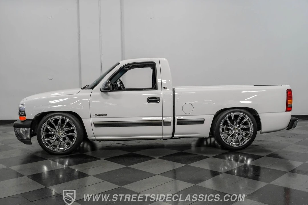2000 Chevrolet Silverado 1st Gen - Image 2 of 12
