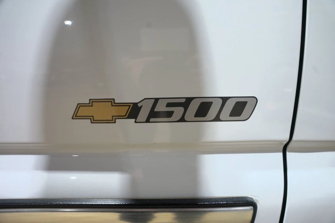 2000 Chevrolet Silverado 1st Gen - Image 6 of 12