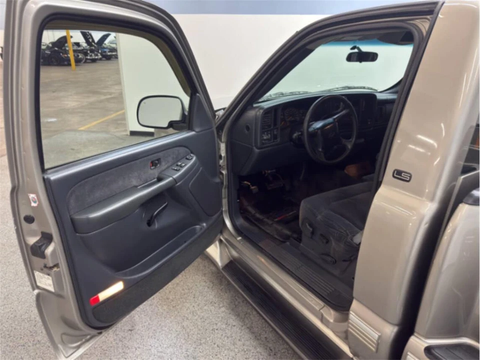 2000 Chevrolet Silverado 1st Gen - Image 11 of 31