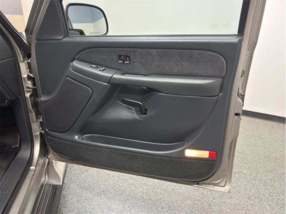 2000 Chevrolet Silverado 1st Gen - Image 22 of 31