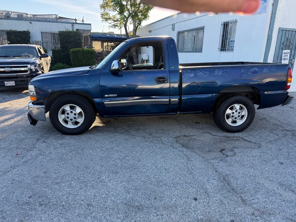 2000 Chevrolet Silverado 1st Gen - Image 3 of 9