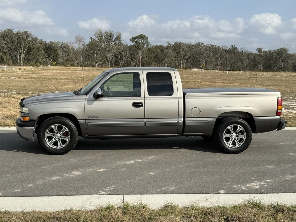2000 Chevrolet Silverado 1st Gen - Image 3 of 18