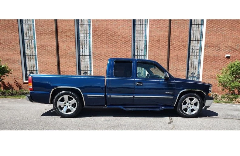 2000 Chevrolet Silverado 1st Gen - Image 2 of 12