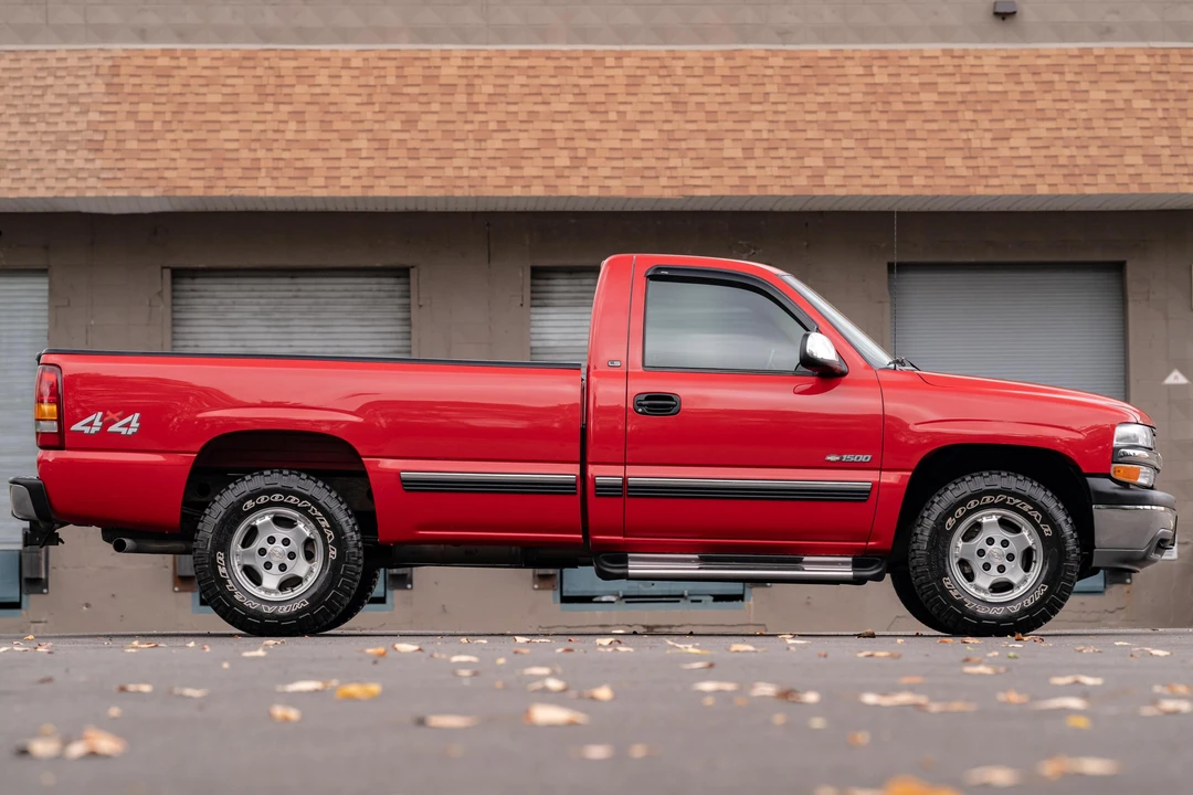 2000 Chevrolet Silverado 1st Gen - Image 3 of 31