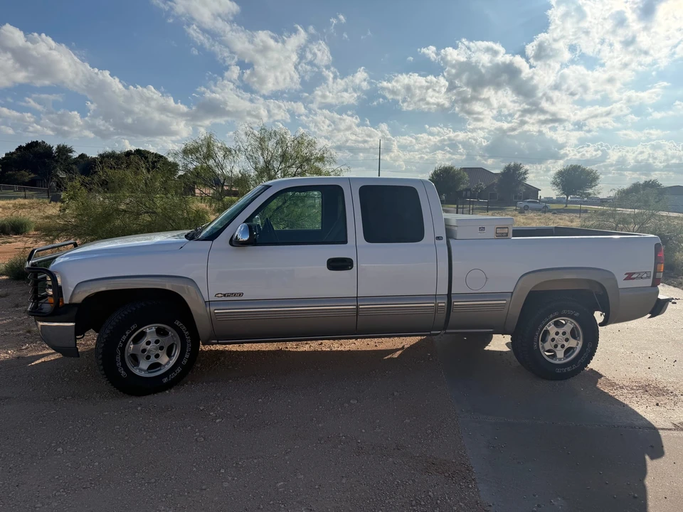 2000 Chevrolet Silverado 1st Gen - Image 8 of 31