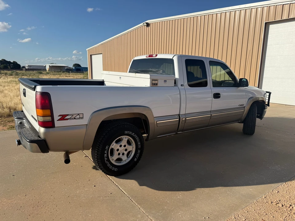2000 Chevrolet Silverado 1st Gen - Image 5 of 31