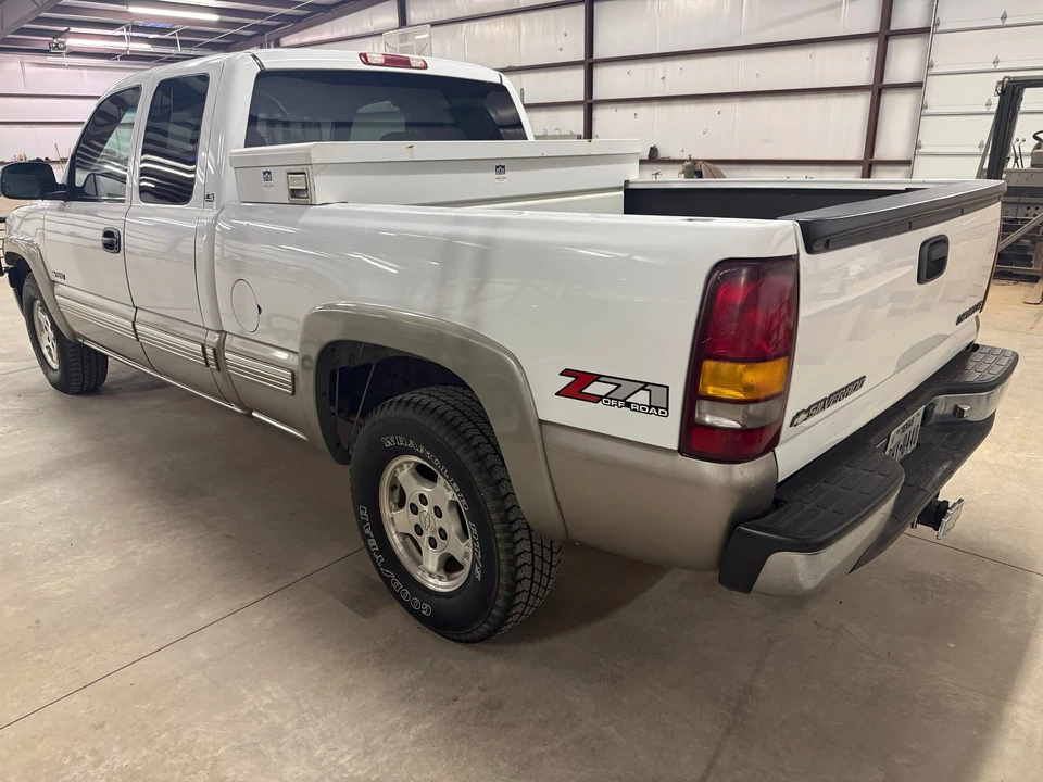 2000 Chevrolet Silverado 1st Gen - Image 17 of 31