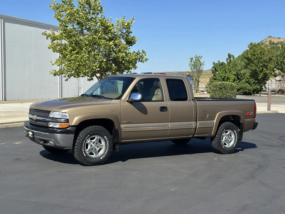 2000 Chevrolet Silverado 1st Gen - Image 5 of 31