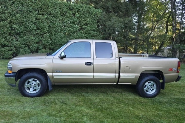 2000 Chevrolet Silverado 1st Gen - Image 3 of 7