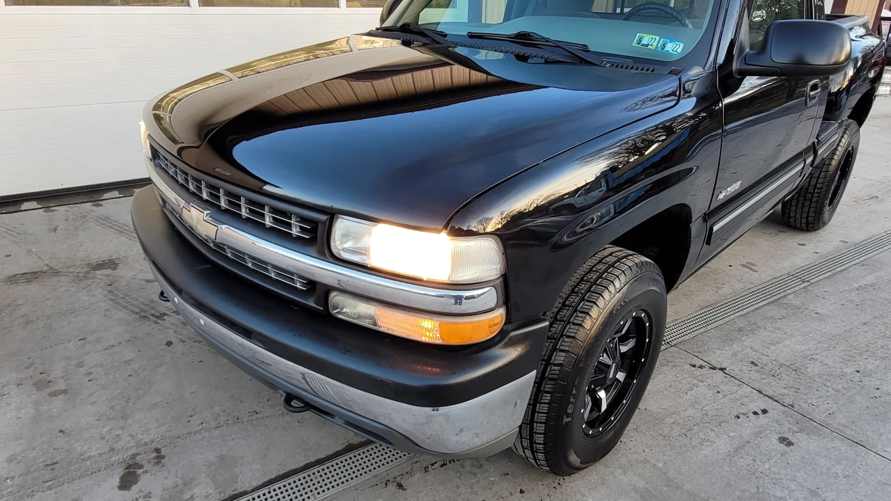 2000 Chevrolet Silverado 1st Gen - Image 9 of 12