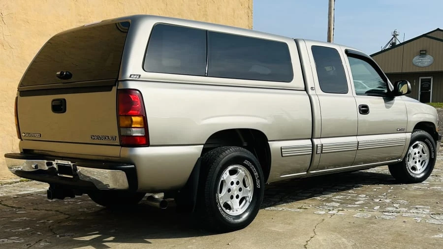2000 Chevrolet Silverado 1st Gen - Image 3 of 11