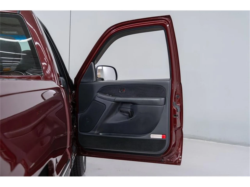 2000 Chevrolet Silverado 1st Gen - Image 10 of 31