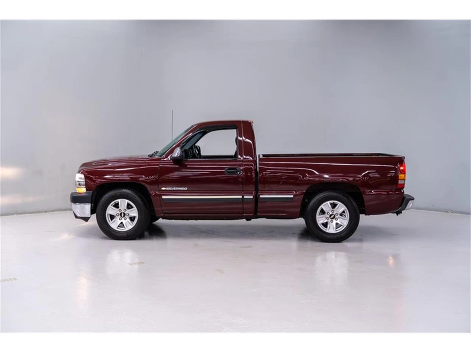 2000 Chevrolet Silverado 1st Gen - Image 2 of 31