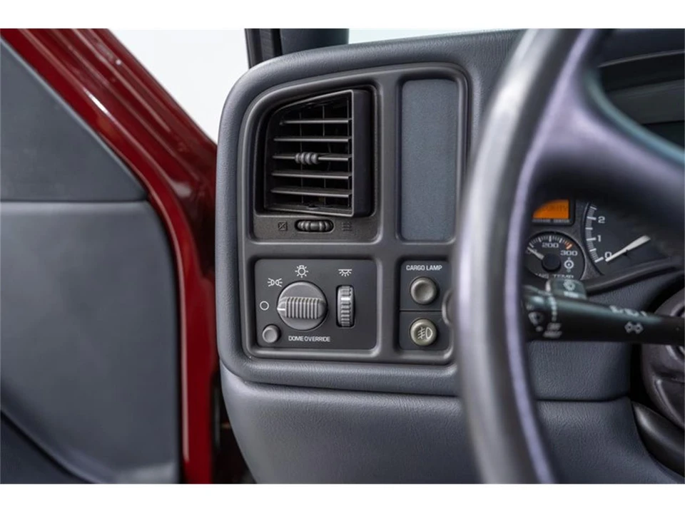2000 Chevrolet Silverado 1st Gen - Image 12 of 31