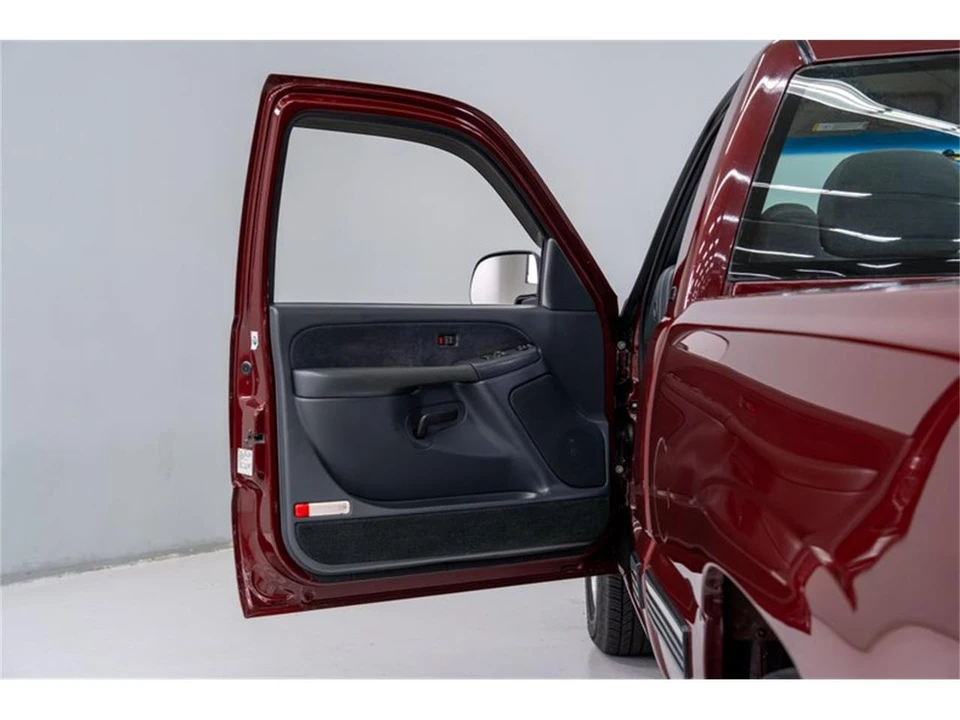 2000 Chevrolet Silverado 1st Gen - Image 9 of 31