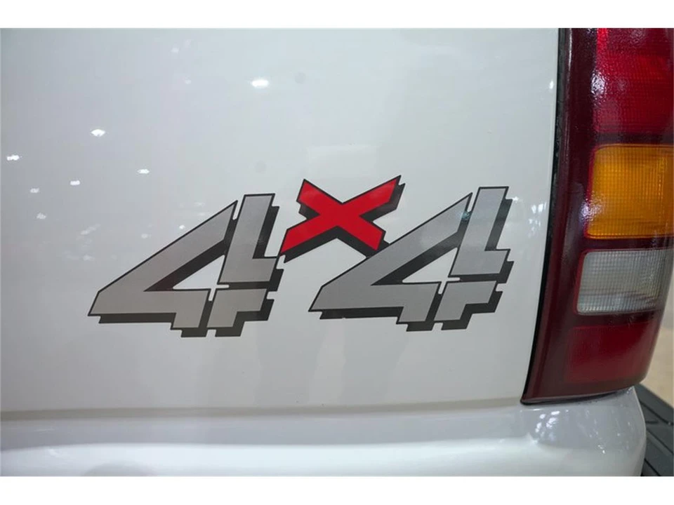 2000 Chevrolet Silverado 1st Gen - Image 24 of 31