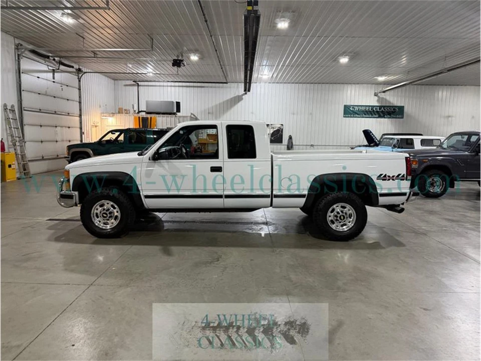 2000 Chevrolet Silverado 1st Gen - Image 2 of 31