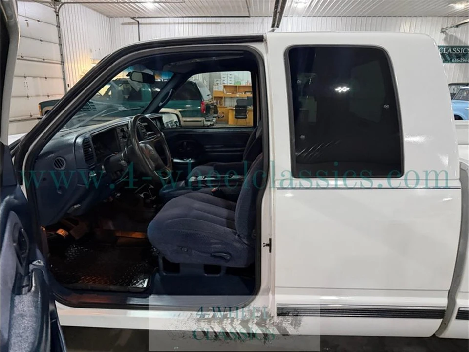 2000 Chevrolet Silverado 1st Gen - Image 30 of 31
