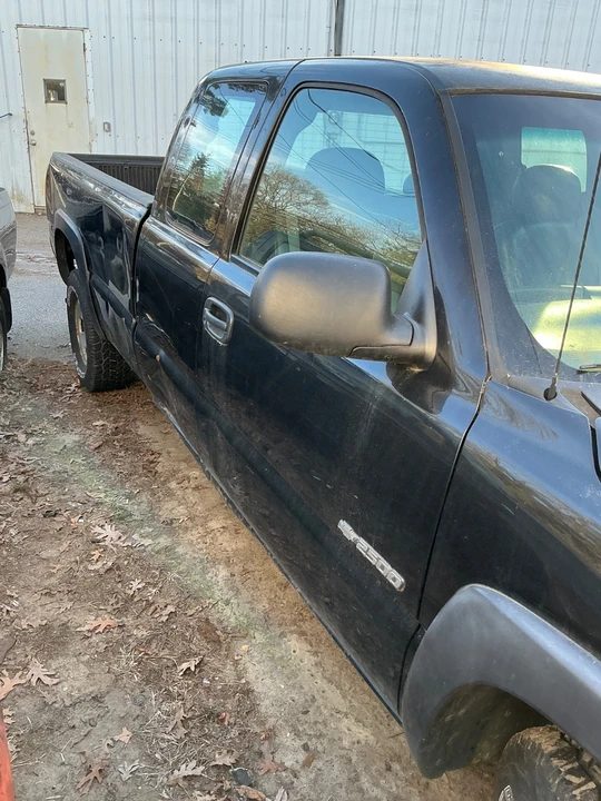 2000 Chevrolet Silverado Heavy Duty 1st Gen - Image 2 of 16