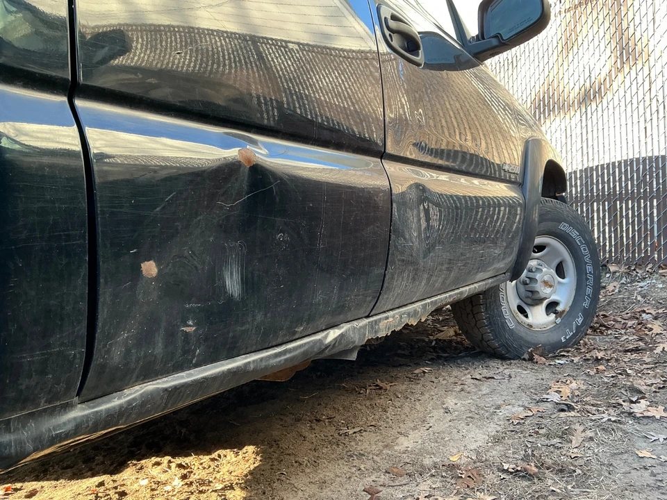2000 Chevrolet Silverado Heavy Duty 1st Gen - Image 4 of 16