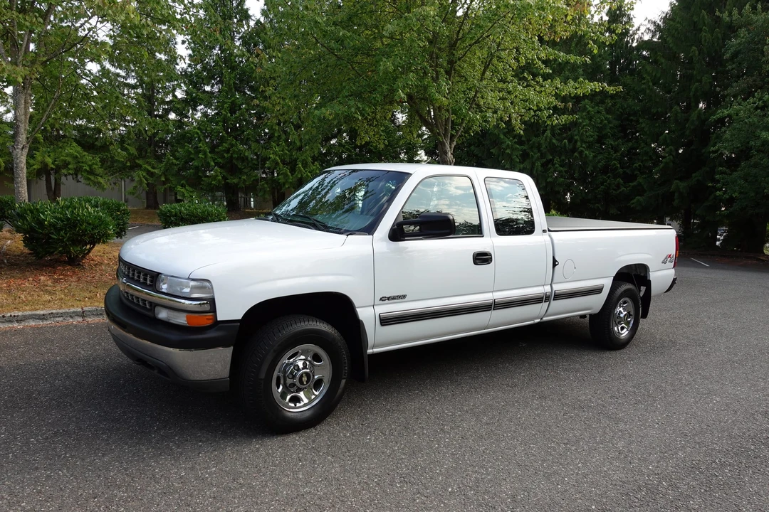 2000 Chevrolet Silverado Heavy Duty 1st Gen - Image 3 of 31